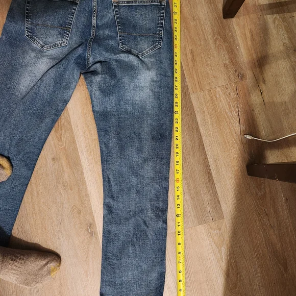 Izod Men's Slim Jeans in Blue - Picture 4 of 4